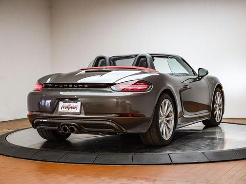 2024 Porsche 718 Boxster S