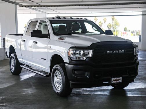 Bright White Clearcoat 2022 RAM 2500 Tradesman Crew Cab 4x4 6'4' Box