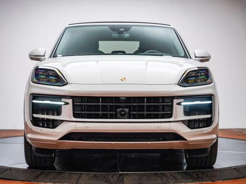 2025 Porsche Cayenne GTS