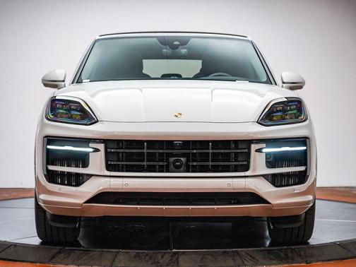 2025 Porsche Cayenne GTS