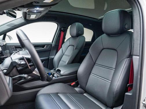 2025 Porsche Cayenne GTS