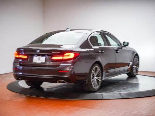 Dark Graphite Metallic 2023 BMW 530e Base