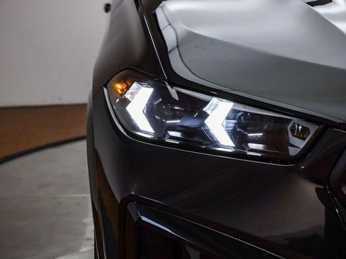 Black Sapphire Metallic 2025 BMW X6 M Base