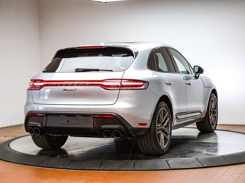 2025 Porsche Macan T