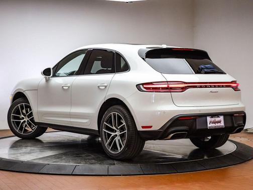 2025 Porsche Macan 