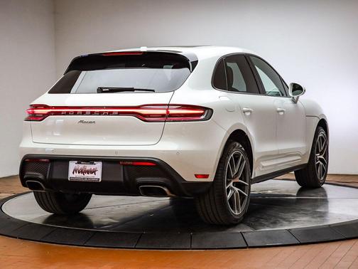 2025 Porsche Macan 