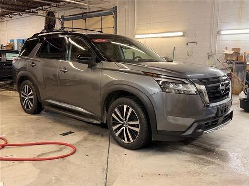 2 Tone Gun / Black Roof 2023 Nissan Pathfinder Platinum