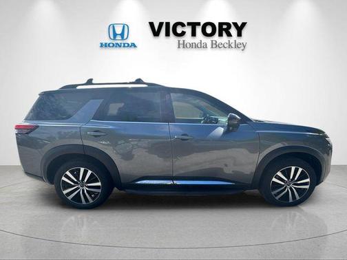 2 Tone Gun / Black Roof 2023 Nissan Pathfinder Platinum