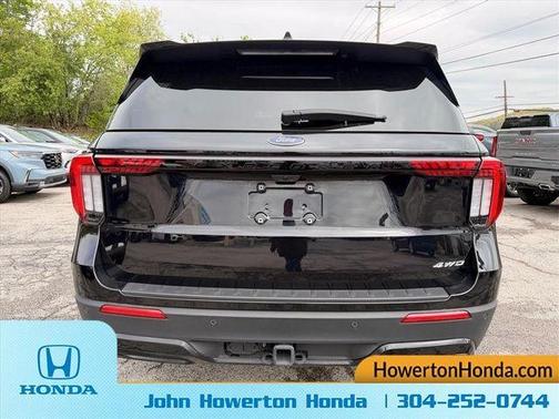 Black Metallic 2025 Ford Explorer ST-Line