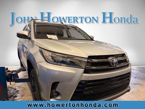 Celestial Silver Metallic 2019 Toyota Highlander SE