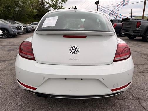Pure White 2019 Volkswagen Beetle 2.0T SE
