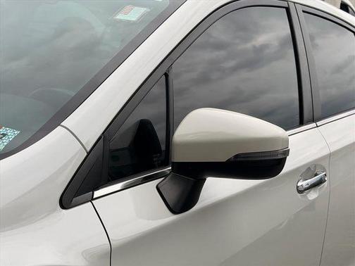 Crystal White Pearl 2022 Subaru Impreza Limited