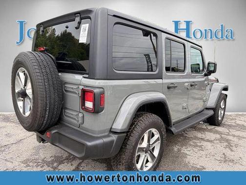 Sting Gray Clearcoat 2023 Jeep Wrangler Sahara