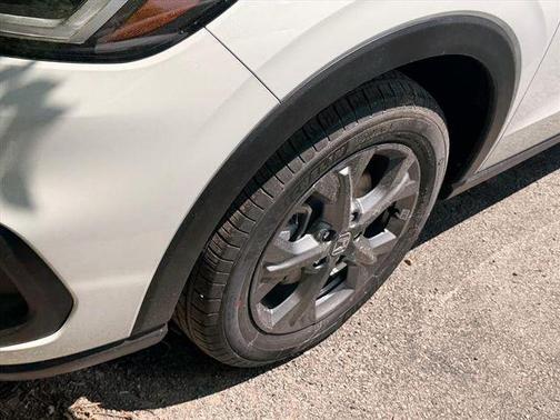 Platinum White Pearl 2027 Honda HR-V LX