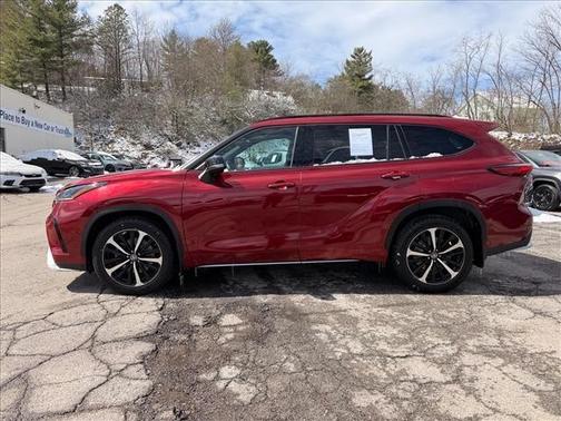 2022 Toyota Highlander XSE