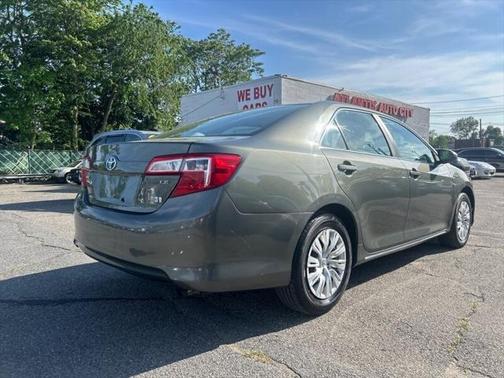 2012 Toyota Camry Hybrid LE