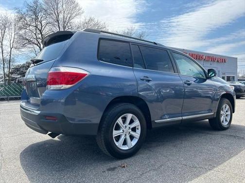 2013 Toyota Highlander SE