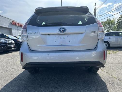 2016 Toyota Prius v Four