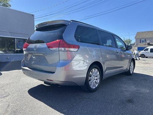 2013 Toyota Sienna XLE