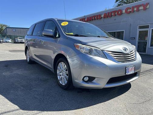 2013 Toyota Sienna XLE