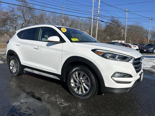 2017 Hyundai TUCSON SE