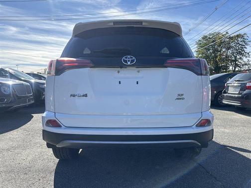 2017 Toyota RAV4 SE