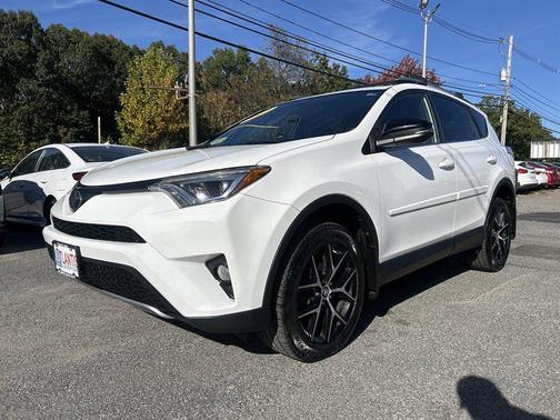 2017 Toyota RAV4 SE