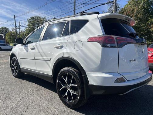 2017 Toyota RAV4 SE