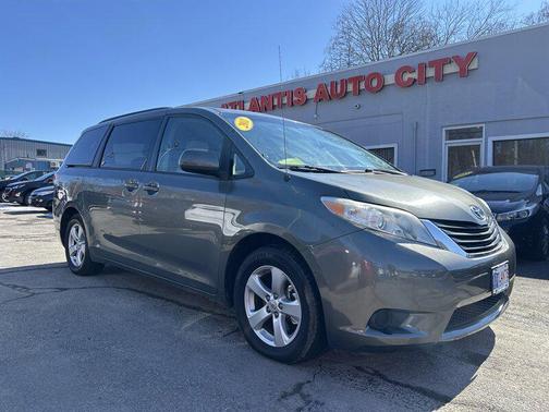 2011 Toyota Sienna LE