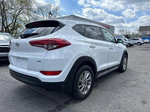 2017 Hyundai TUCSON SE