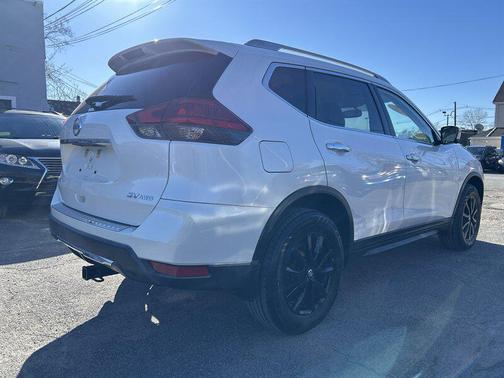 2017 Nissan Rogue SV