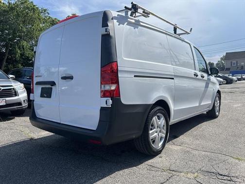 2017 Mercedes-Benz Metris Base
