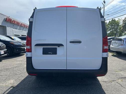2017 Mercedes-Benz Metris Base