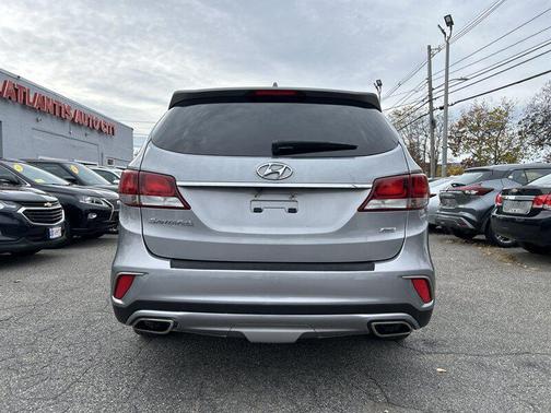 2018 Hyundai SANTA FE SE
