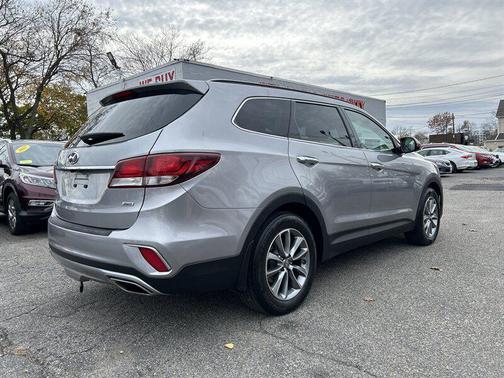 2018 Hyundai SANTA FE SE
