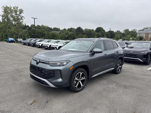 2025 Volkswagen Tiguan 2.0T SE
