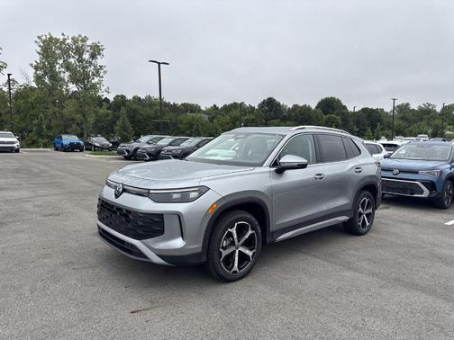 2025 Volkswagen Tiguan 2.0T SE