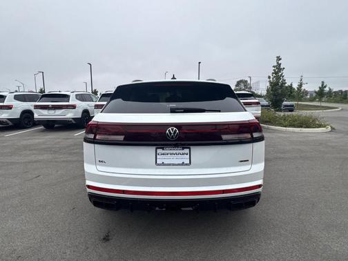 2026 Volkswagen Atlas Cross Sport 2.0T SEL R-Line Black
