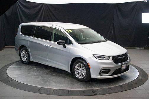 Silver Mist Clearcoat 2024 Chrysler Pacifica Touring L