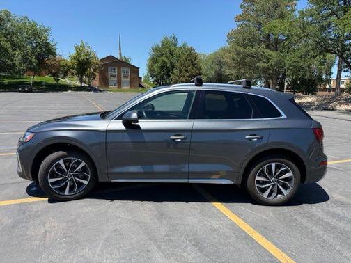 Daytona Gray Pearl Effect 2022 Audi Q5 45 S line Premium Plus