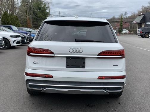 2020 Audi Q7 55 Premium Plus