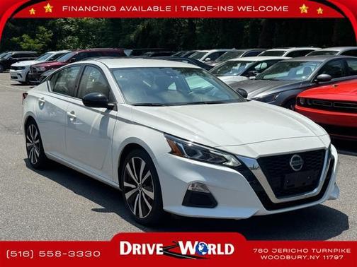 2022 Nissan Altima SR FWD
