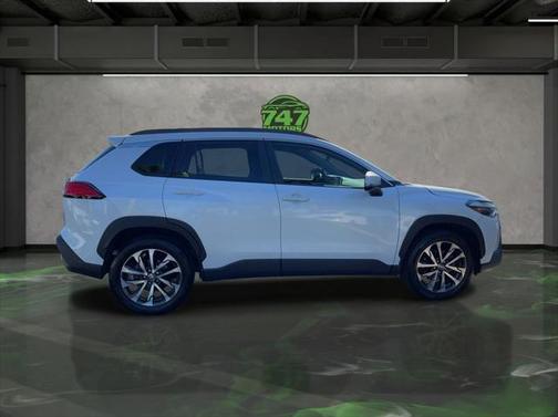 2022 Toyota Corolla Cross XLE