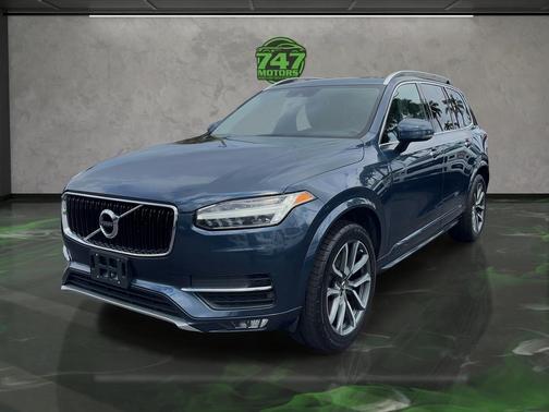2019 Volvo XC90 T6 Momentum