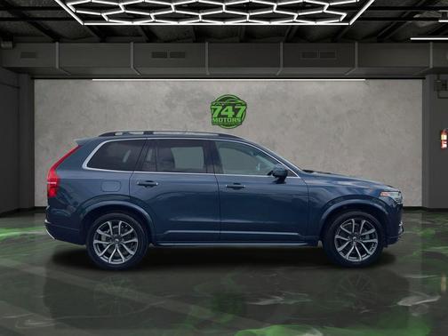 2019 Volvo XC90 T6 Momentum