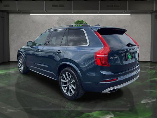 2019 Volvo XC90 T6 Momentum