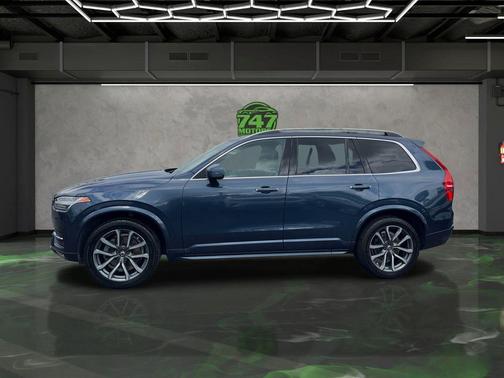 2019 Volvo XC90 T6 Momentum