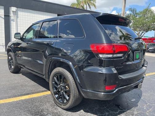 2022 Jeep Grand Cherokee Laredo