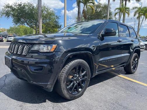 2022 Jeep Grand Cherokee Laredo