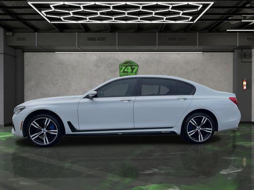 2017 BMW 750 I